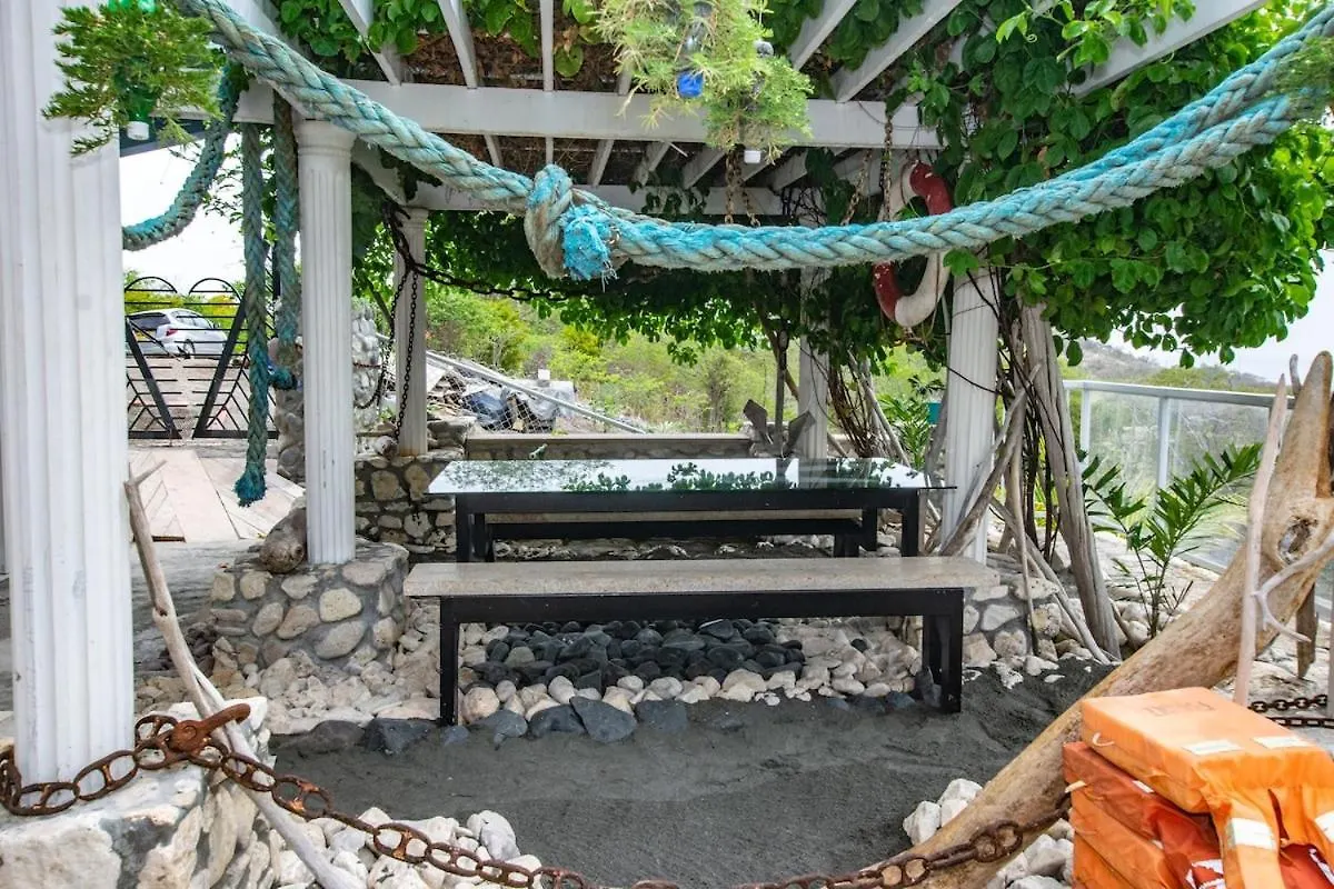 Willa Onyx-- A Gem At Dee'S Pearl Carriacou